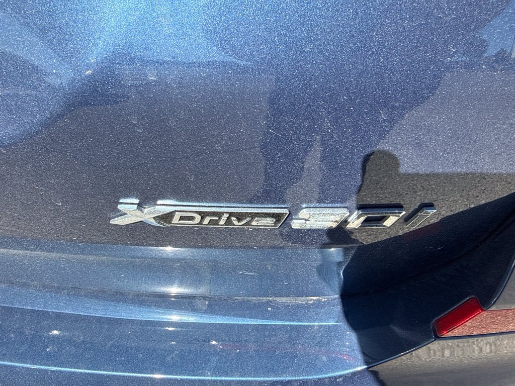 Used 2021 Blue BMW xDrive30i image 6