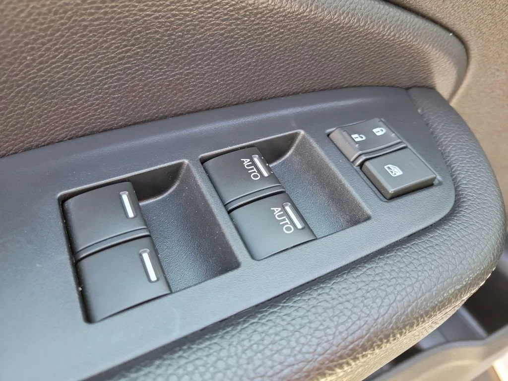 Used 2023 White Honda RTL image 16