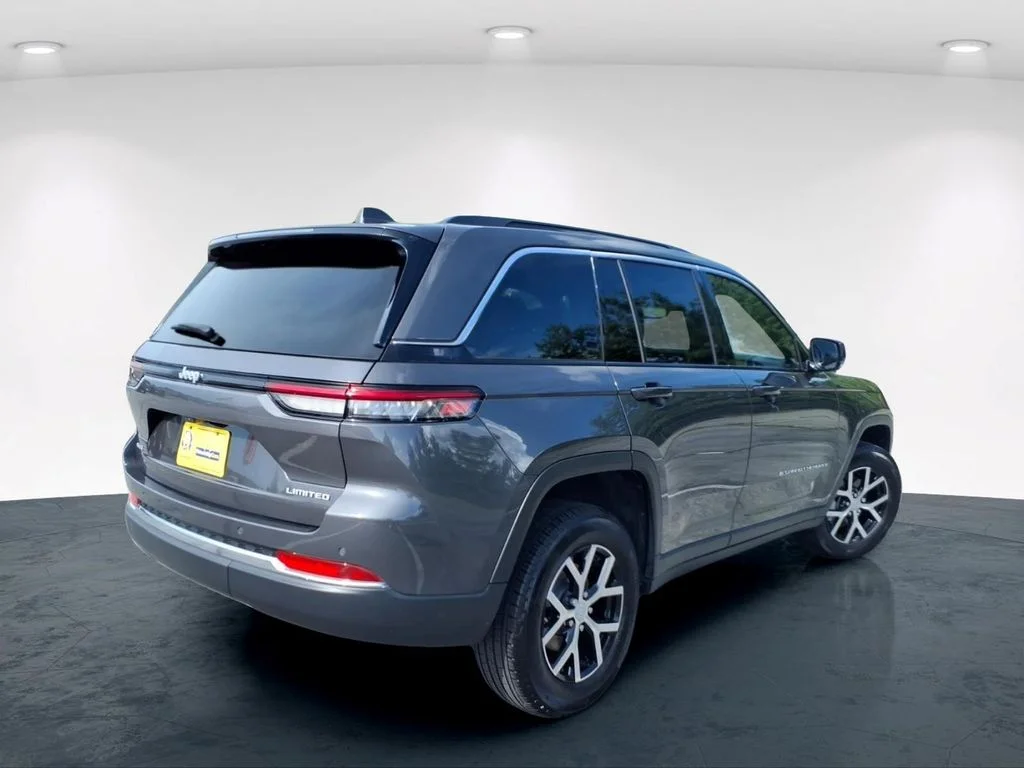 Used 2024 Gray Jeep Limited image 8