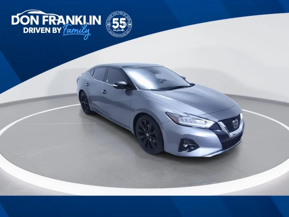 Used 2020 Gray Nissan SR image 1