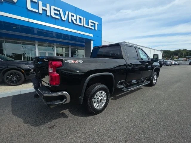 Used 2025 Black Chevrolet LT image 7