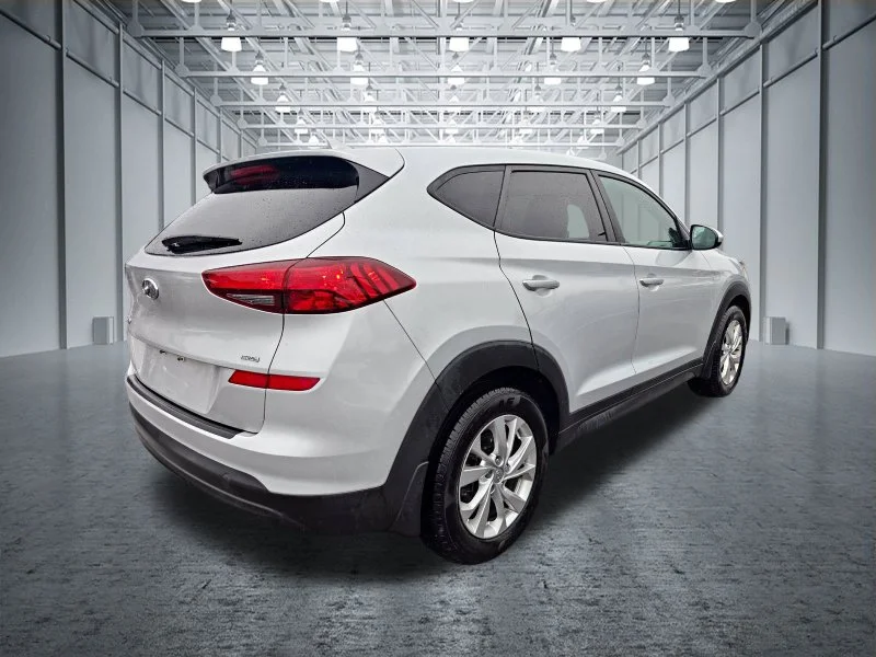 Used 2019 Silver Hyundai SE image 5