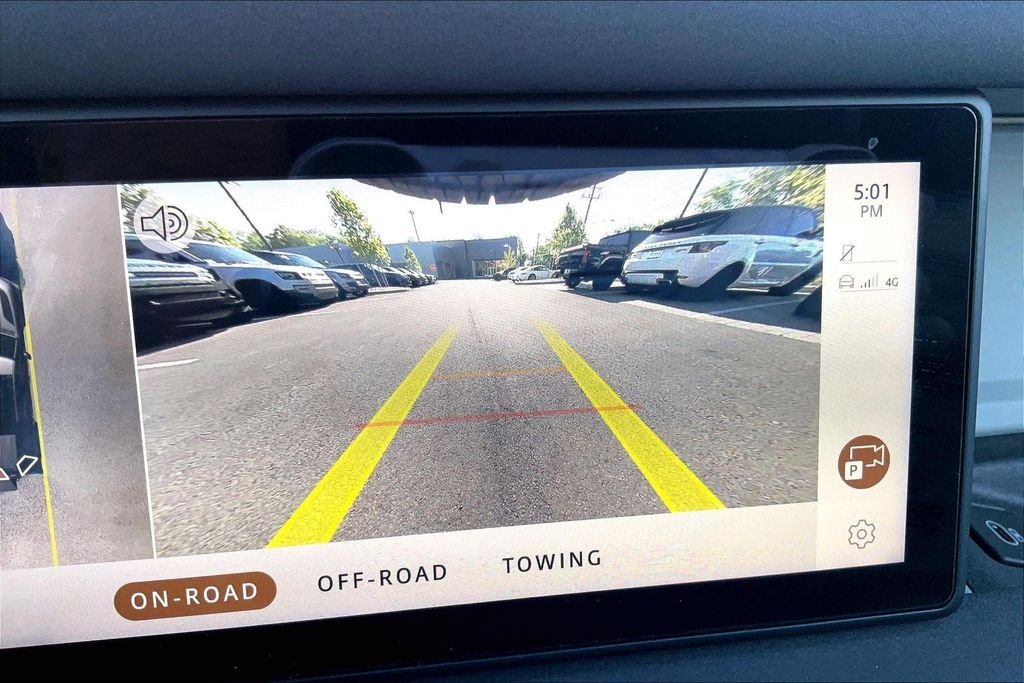 Used 2023 Gray Land Rover X-Dynamic SE image 23