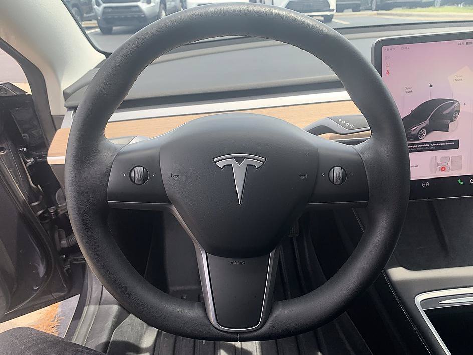 Used 2022 Midnight Silver Metallic Tesla Long Range image 12
