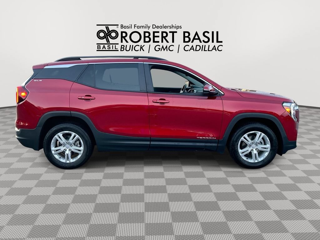 Used 2024 Volcanic Red Tintcoat GMC SLE image 9