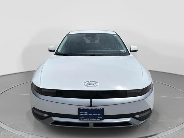 Used 2024 White Hyundai SEL image 2