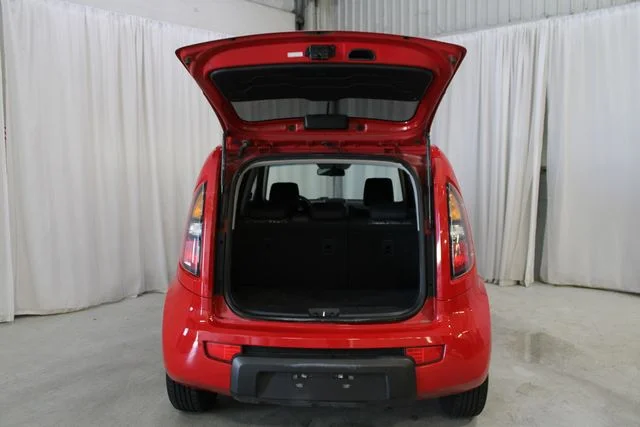 Used 2010 Red Kia Plus image 30