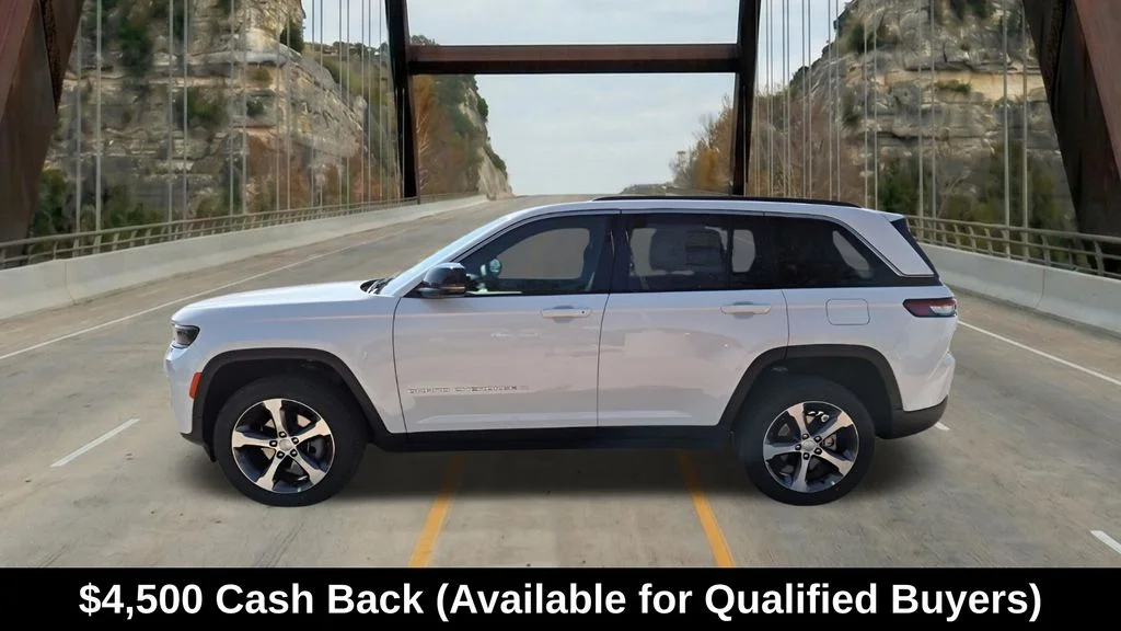 New 2026 Bright White Clear-Coat Exterior Paint Jeep Limited image 5