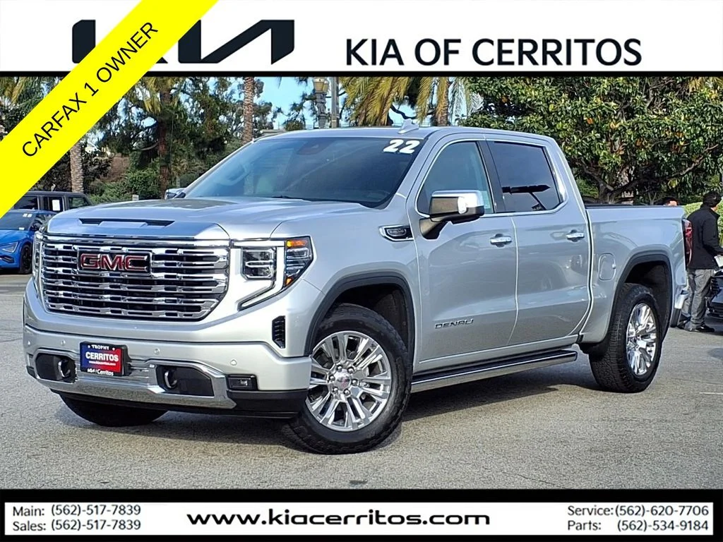 2022 GMC Sierra 4WD Crew Cab Short Box Denali's photo