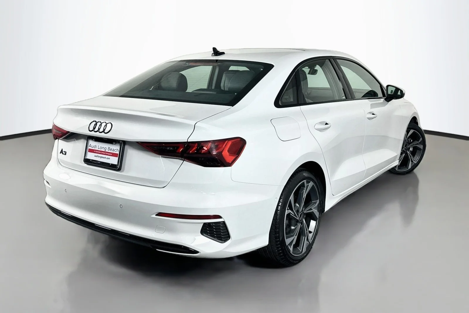 Used 2023 Ibis White Audi Premium image 12