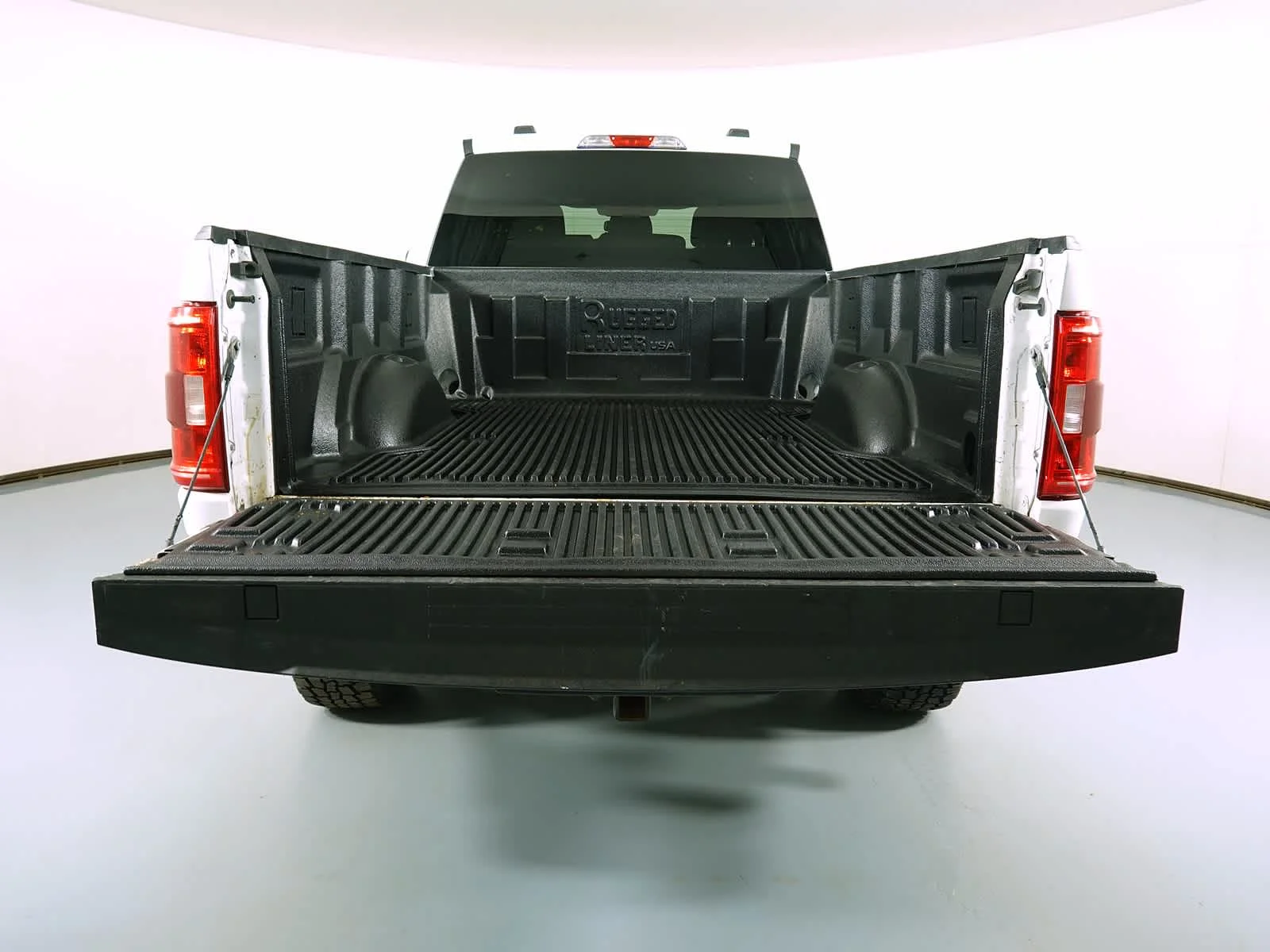 Used 2022 Oxford White Ford XLT image 6