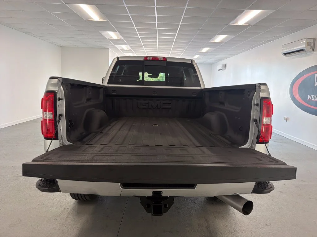 Used 2018 QUICKSILVER METALLIC GMC SLT image 8