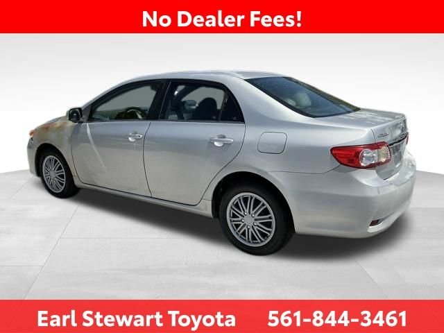 Used 2013 Silver Toyota LE image 6
