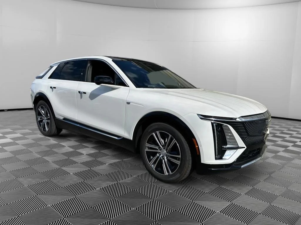 2025 Cadillac LYRIQ Luxury 2 - Photo 2