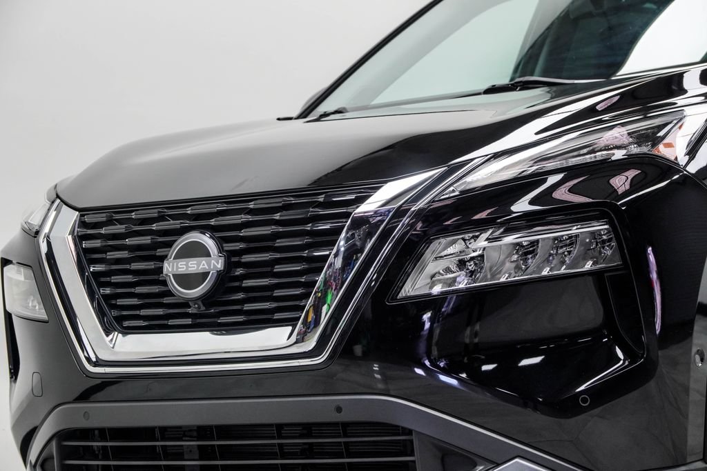 Used 2023 Black Nissan SL image 2
