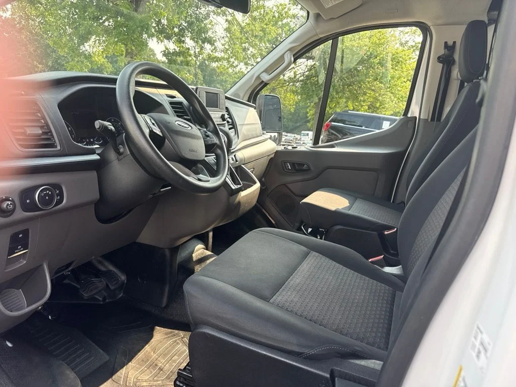 Used 2025 White Ford Base image 3
