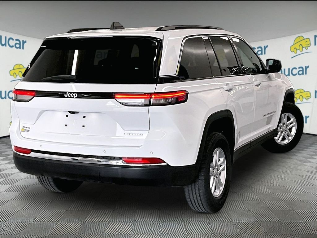Used 2025 Bright White Clearcoat Jeep Laredo image 6