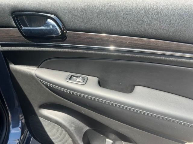 Used 2019 Blue Jeep Overland image 25
