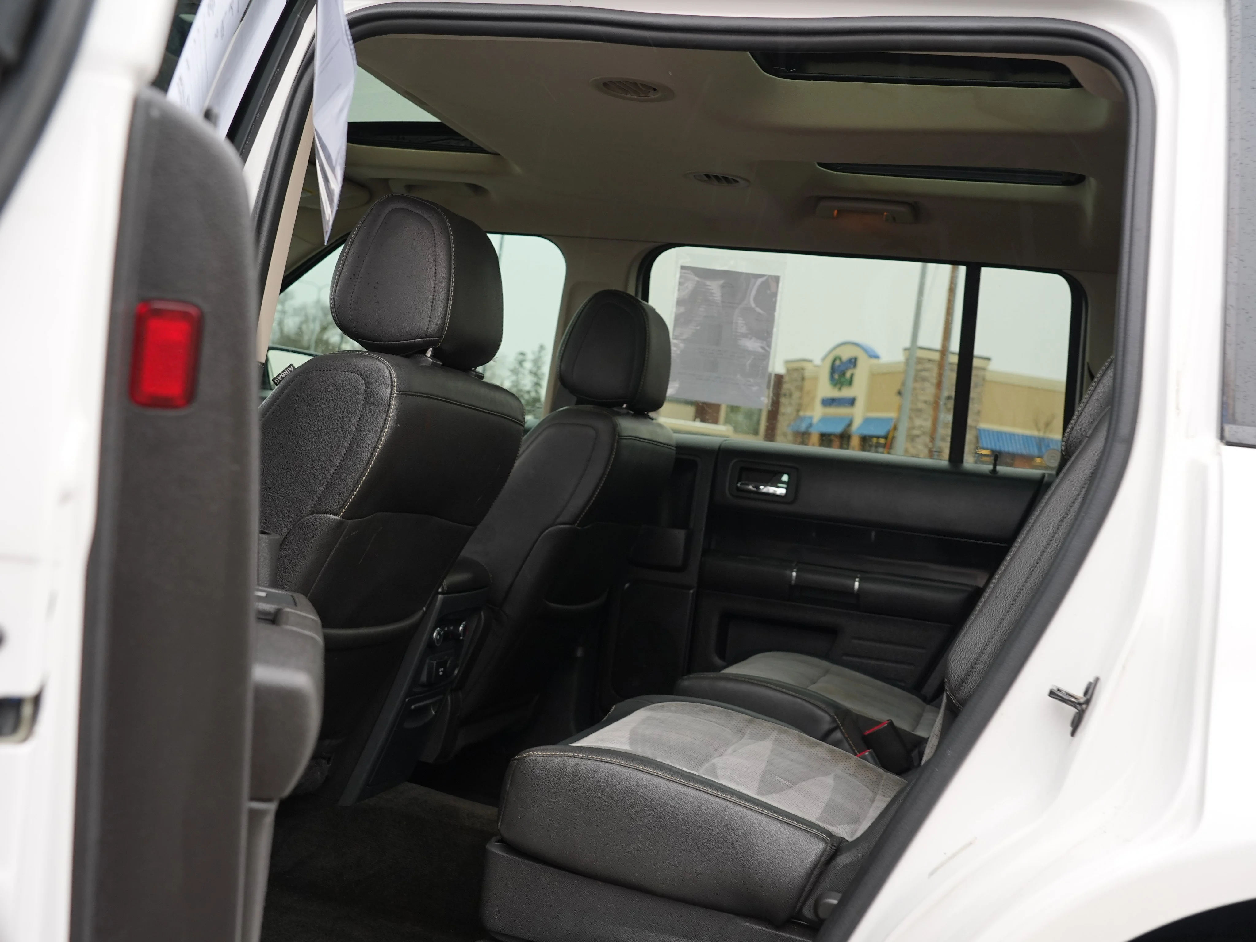 2011 Ford Flex Titanium - Photo 17