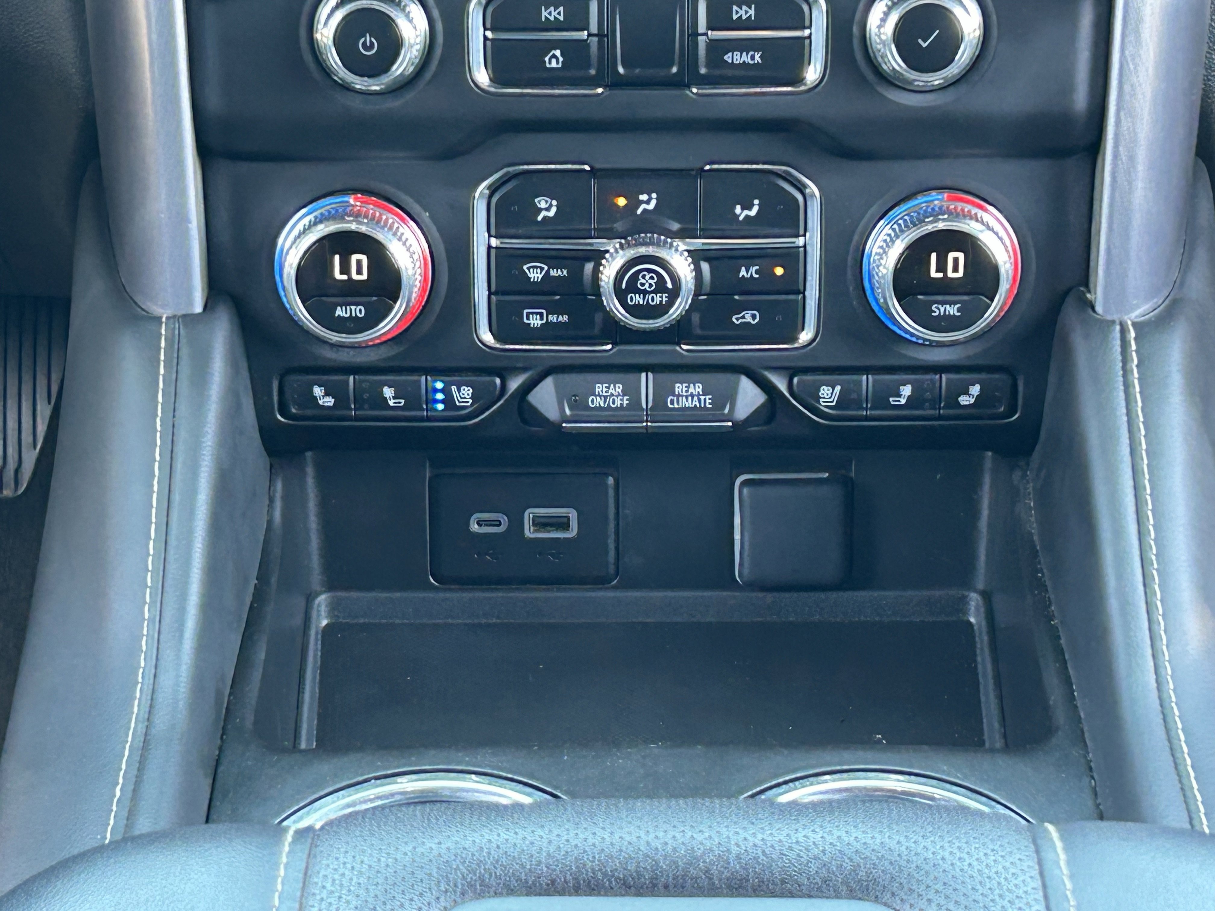 2024 GMC Yukon SLT - Photo 21