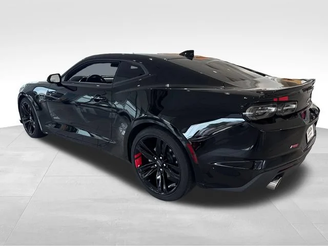 Used 2022 BLACK Chevrolet LT1 image 3