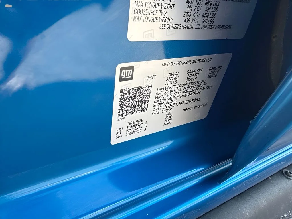 Used 2023 Blue GMC AT4 image 35