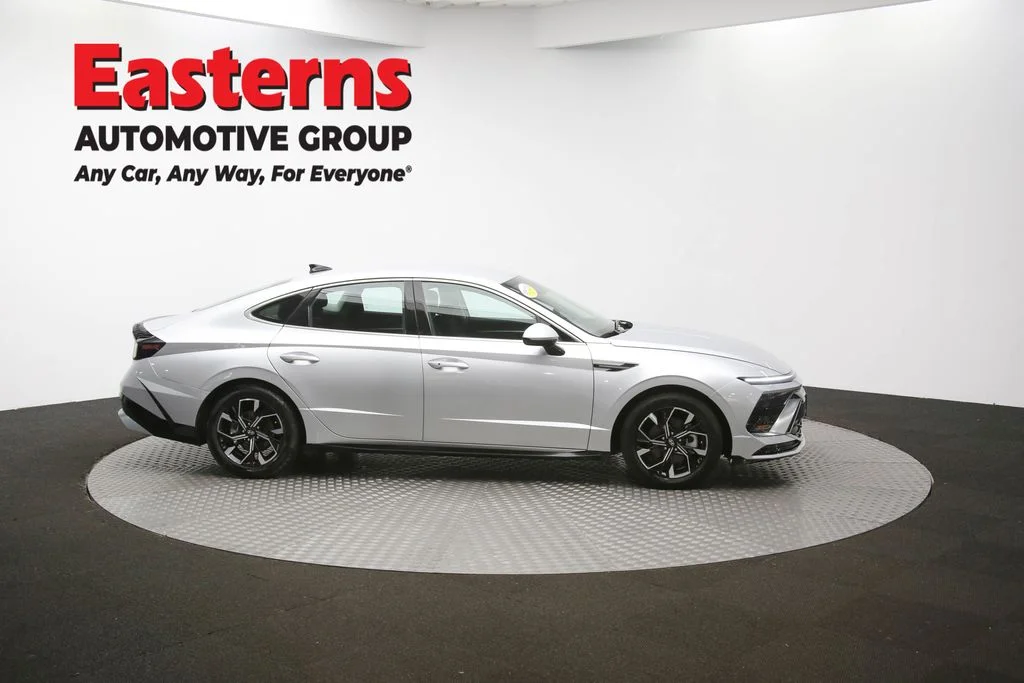 Used 2024 Silver Hyundai SEL image 41