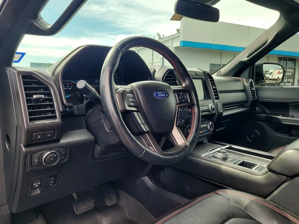 Used 2021 White Ford Limited image 10