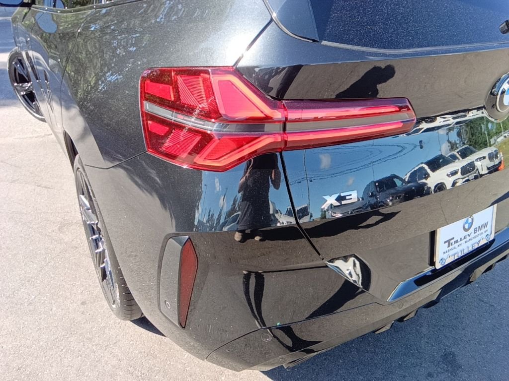 Used 2026 Black Sapphire Metallic BMW M50 xDrive image 27