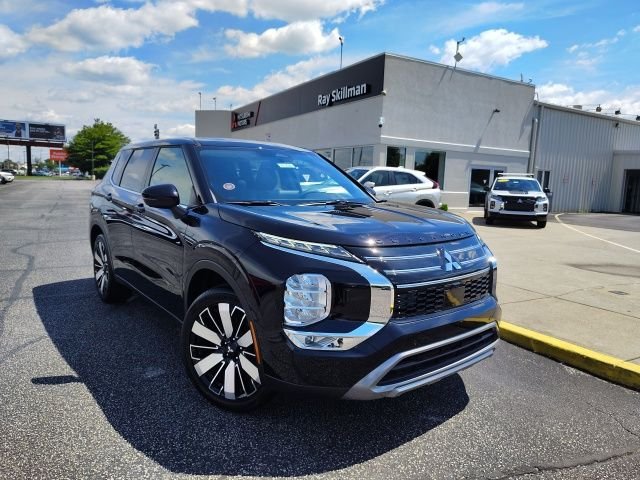 New 2026 Black Mitsubishi SE image 31