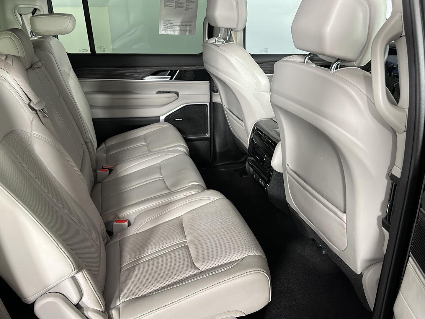 Used 2022 Diamond Black Crystal Pearlcoat Jeep Series II image 20