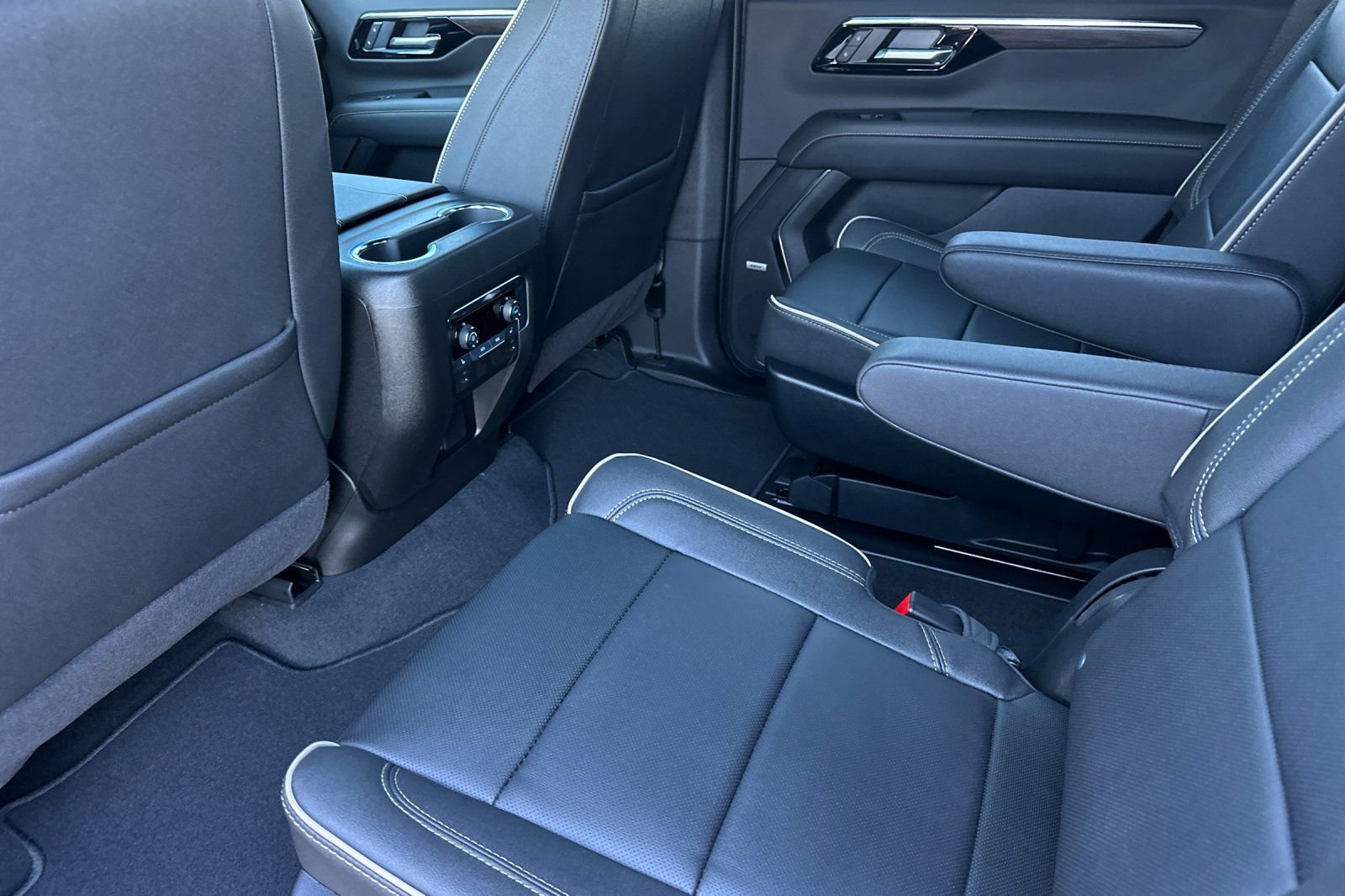 2026 Chevrolet Tahoe Premier - Photo 12