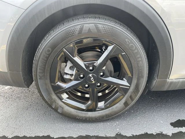 2025 Kia K4 LXS - Photo 35