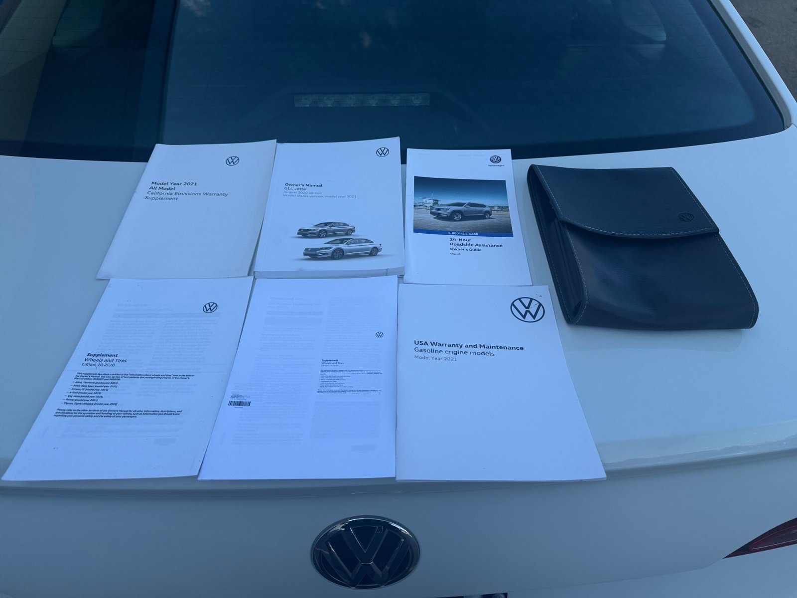 Used 2021 Pure White Volkswagen S image 38