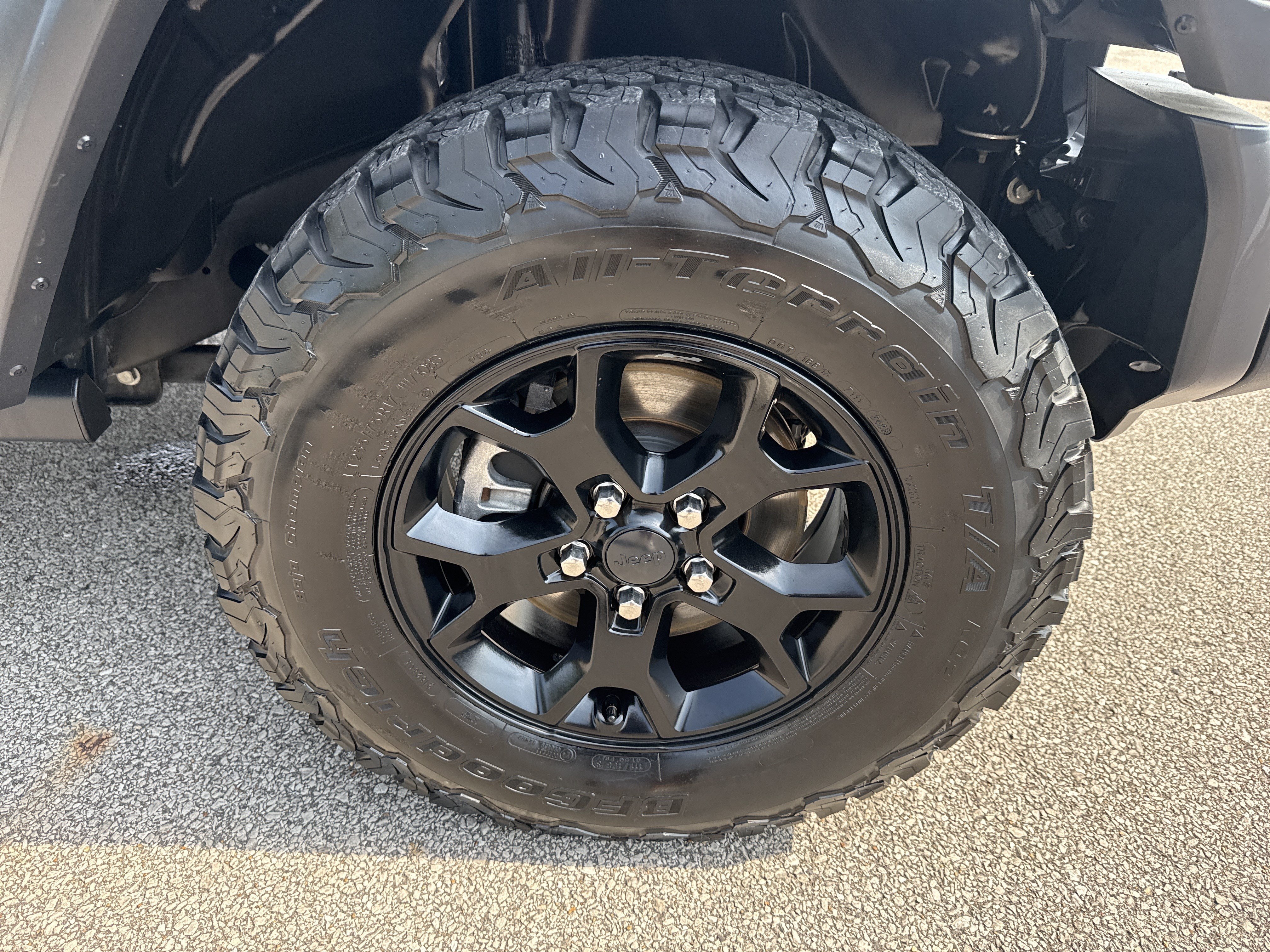 Used 2020 Granite Crystal Metallic Clearcoat Jeep Willys image 12