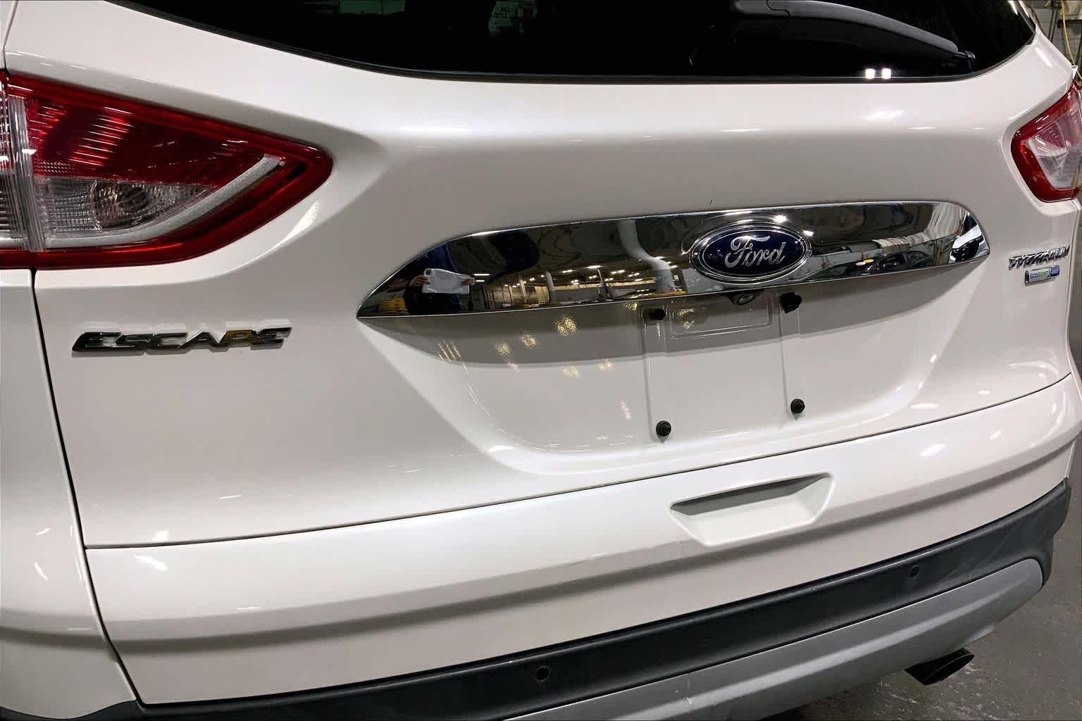 Used 2014 White Platinum Metallic Tri-Coat Ford Titanium image 31