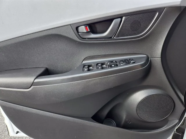 Used 2020 White Hyundai SEL image 37
