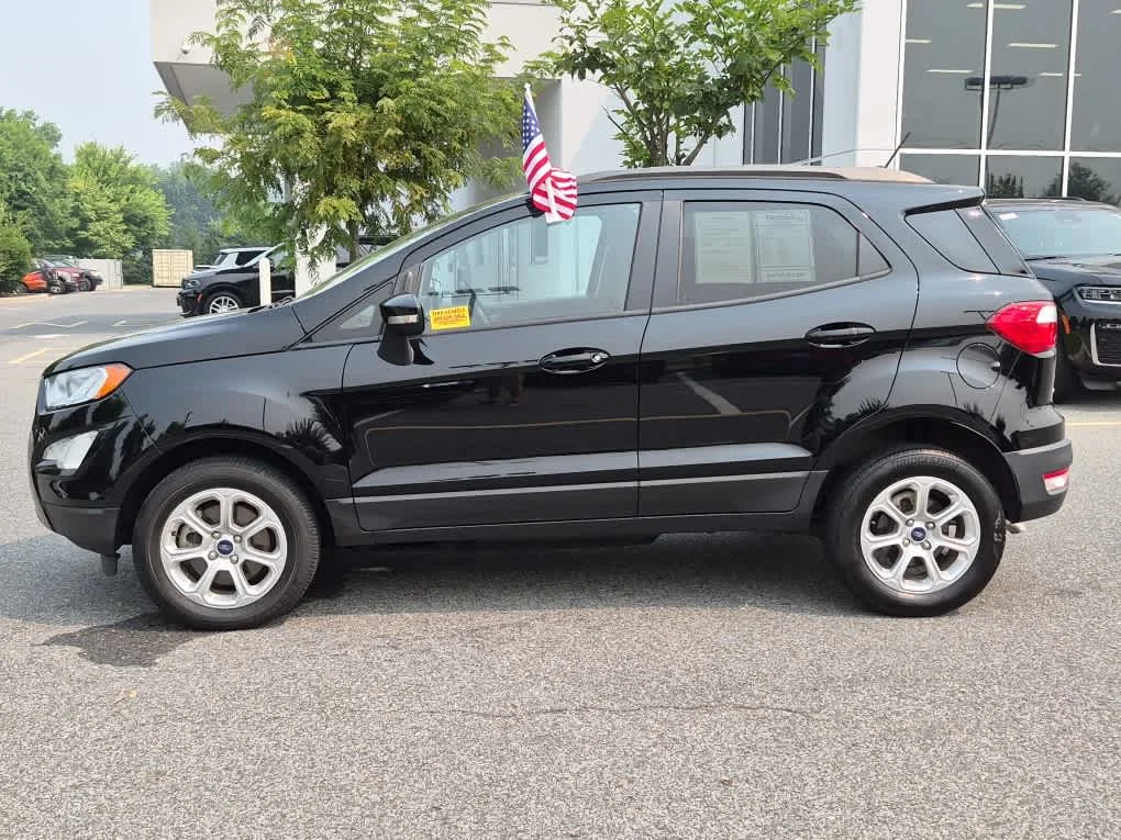 Used 2020 Shadow Black Ford SE image 5