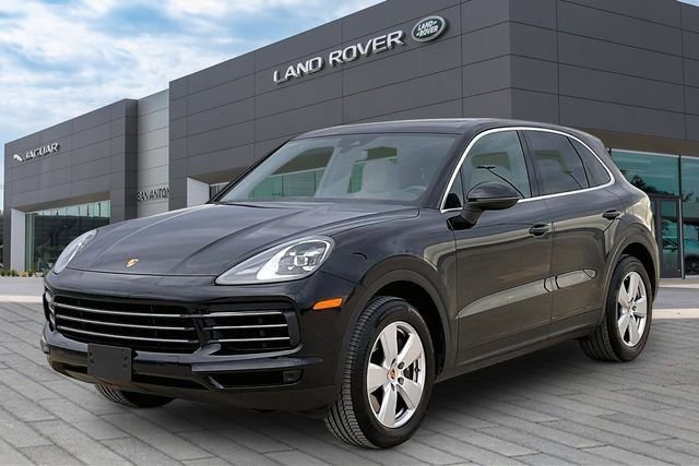 2022 Porsche Cayenne  AWD photo