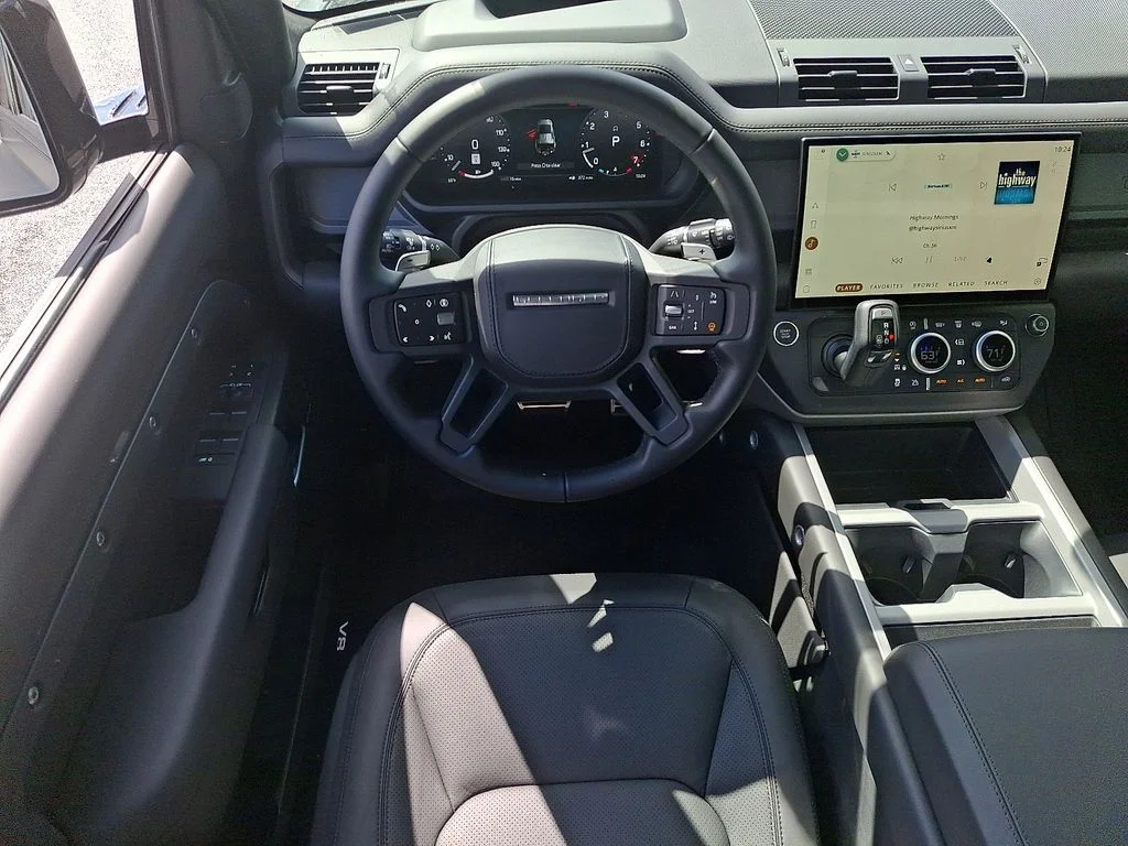 New 2026 Carpathian Grey Land Rover V8 image 7