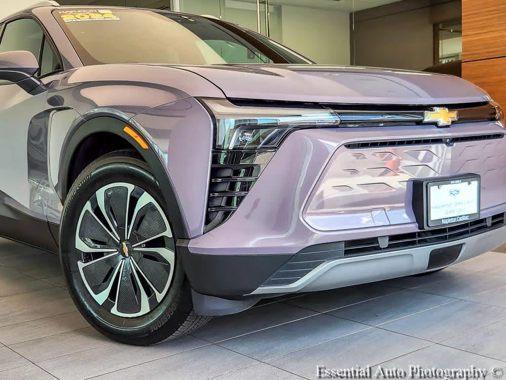 Used 2024 Chevrolet Blazer EV LT with VIN 3GNKDBRJ3RS210884 for sale in Oak Lawn, IL