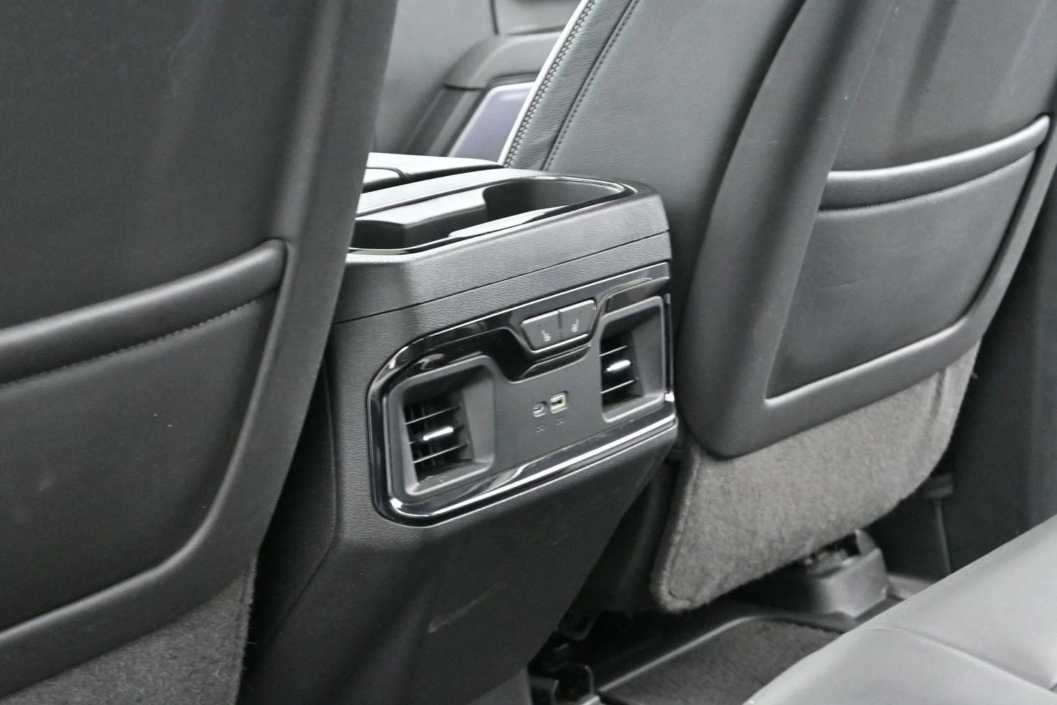 Used 2024 Titanium Rush Metallic GMC AT4X image 32