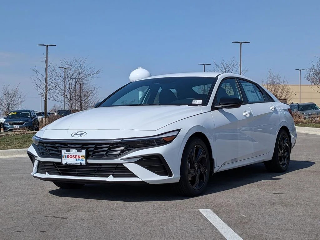 New 2026 White Hyundai SEL Sport image 3