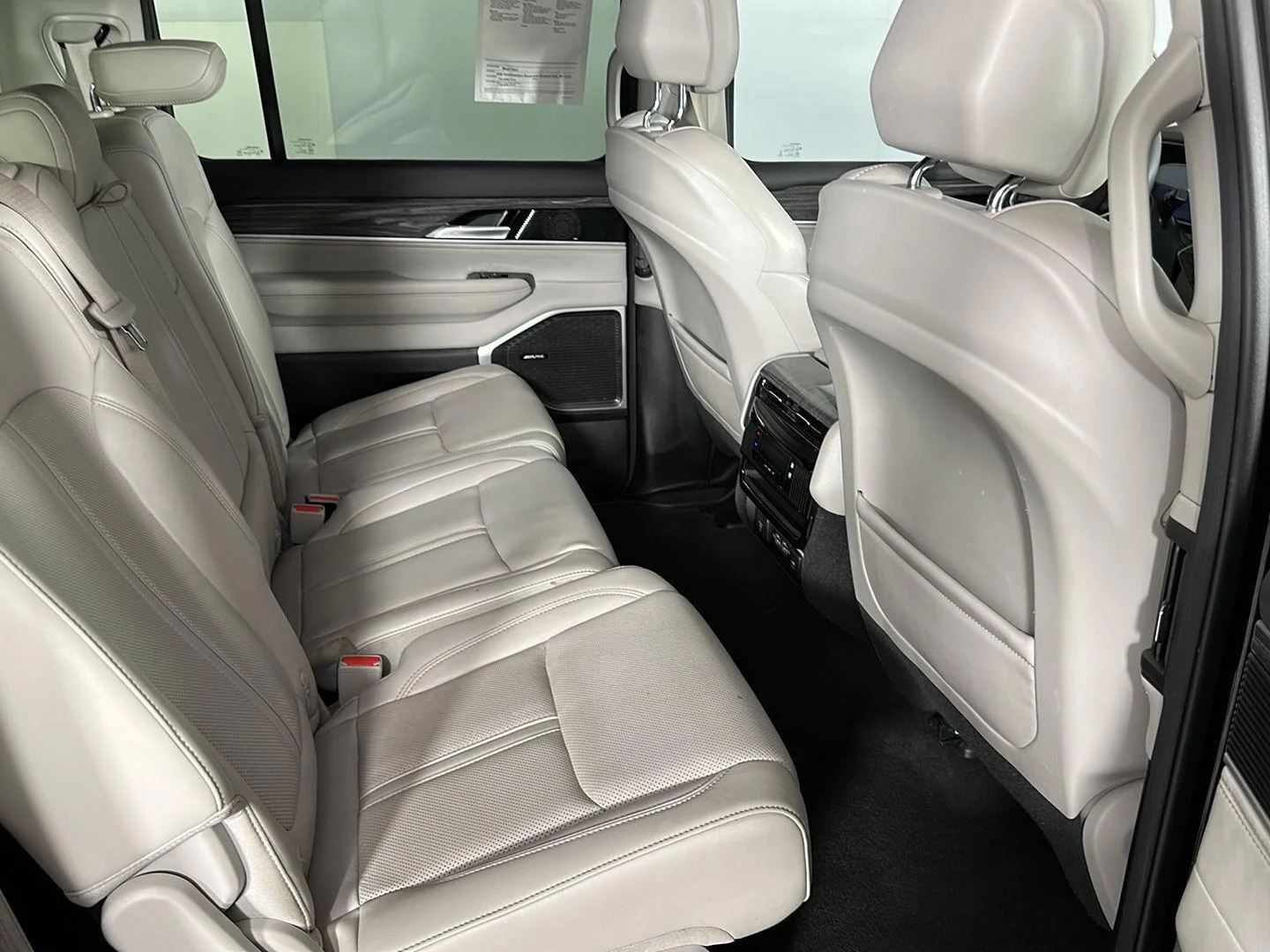 Used 2022 Diamond Black Crystal Pearlcoat Jeep Series II image 20