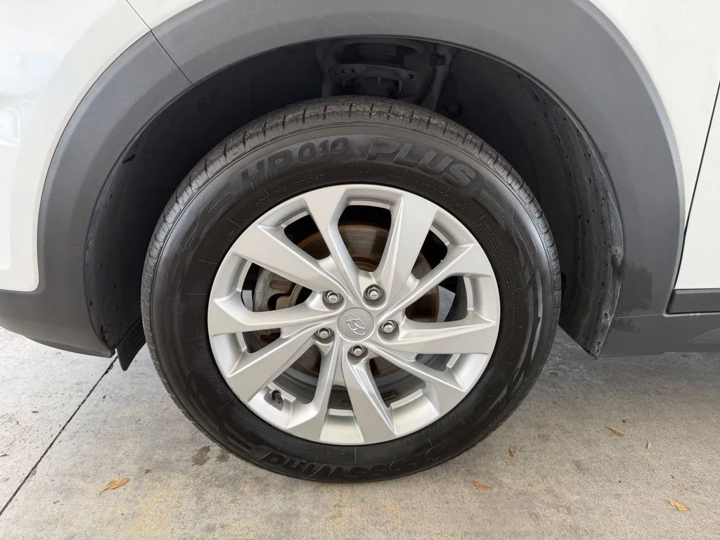 Used 2019 White Hyundai Value image 14