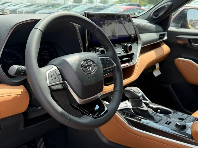 New 2026 Ruby Flare Pearl Toyota Platinum image 9