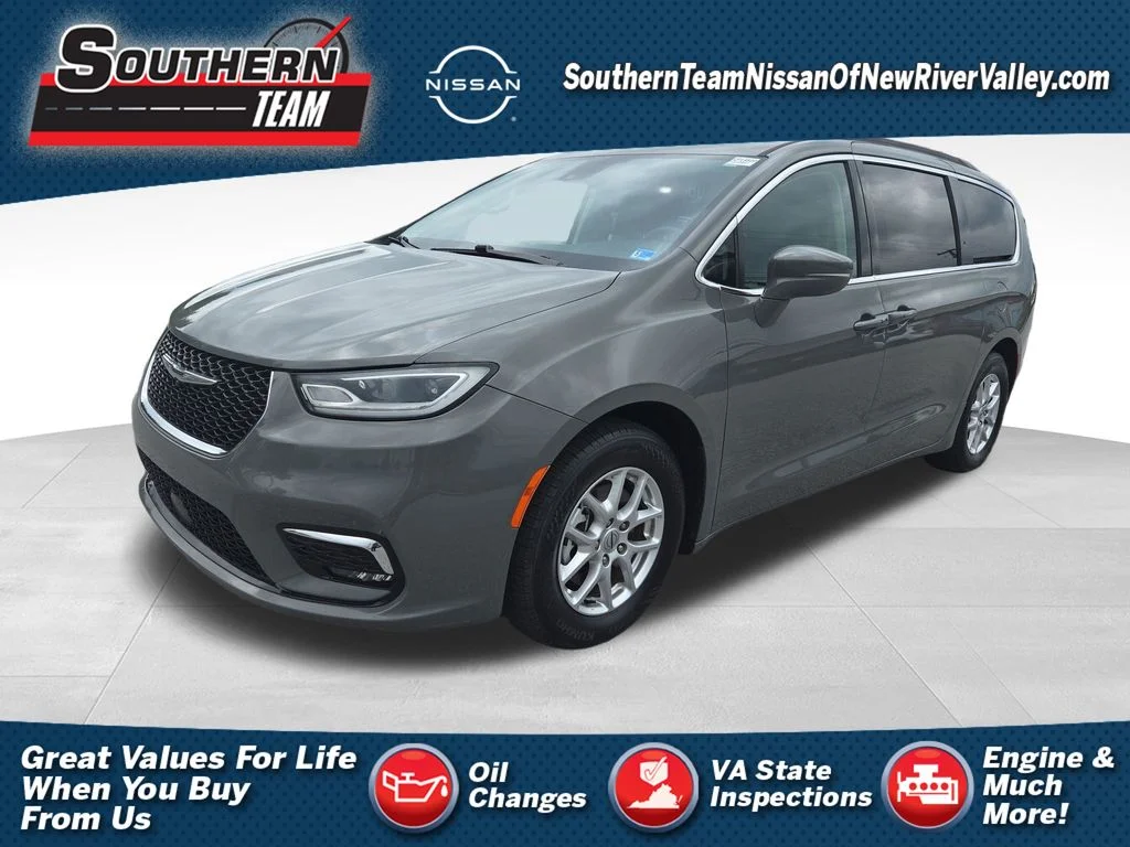 2022 Chrysler Pacifica Touring L's photo