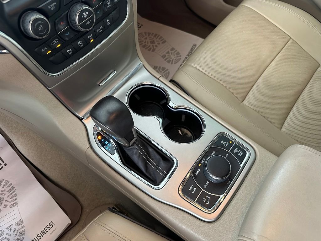 Used 2017 White Jeep Overland image 26