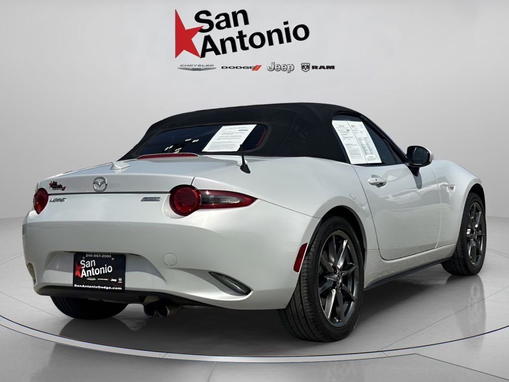Used 2016 White Mazda Grand Touring image 15
