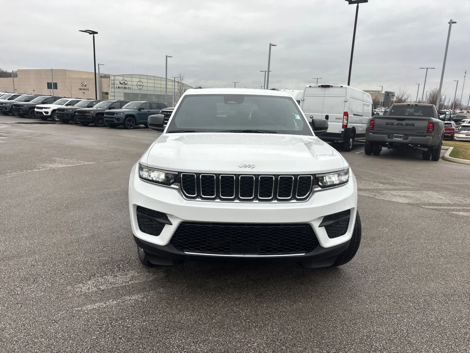New 2026 Bright White Clear-Coat Exterior Paint Jeep Laredo image 3